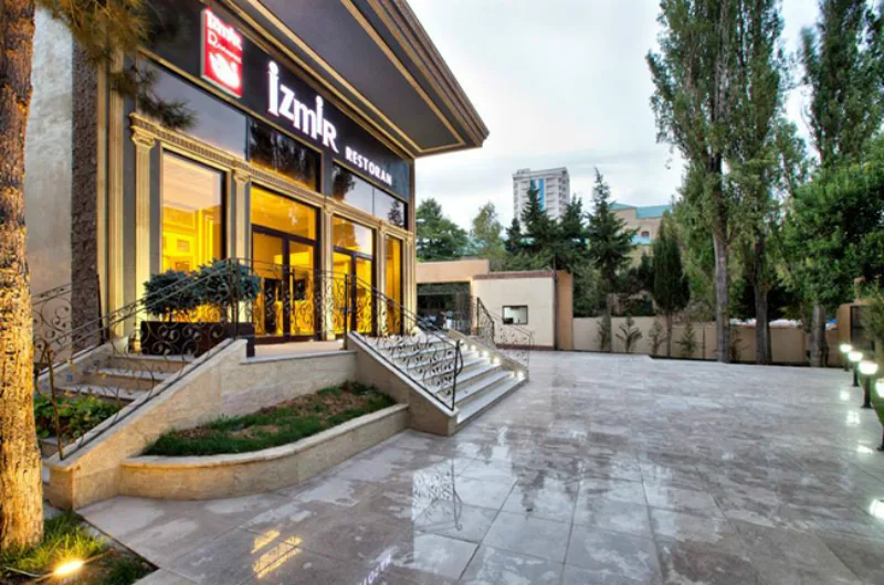 İzmir restaurant & lounge məkanının şəkli